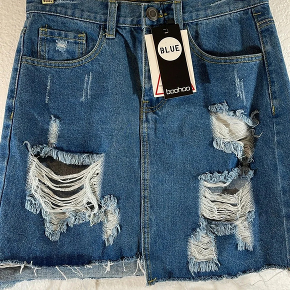 BOOHOO UNEVEN RAW HEM DISTRESSED DENIM SKIRT MID BLUE WITH POCKETS SIZE 4 NEW - Picture 4 of 11